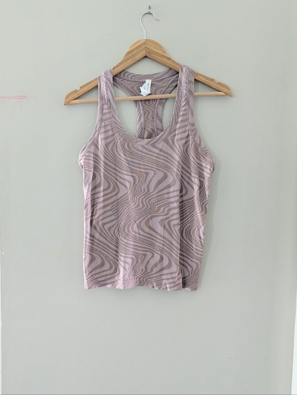 Athleta Momentum Seamless Racerback Marble Pink Swirl Tank Top Medium Yoga Gym
